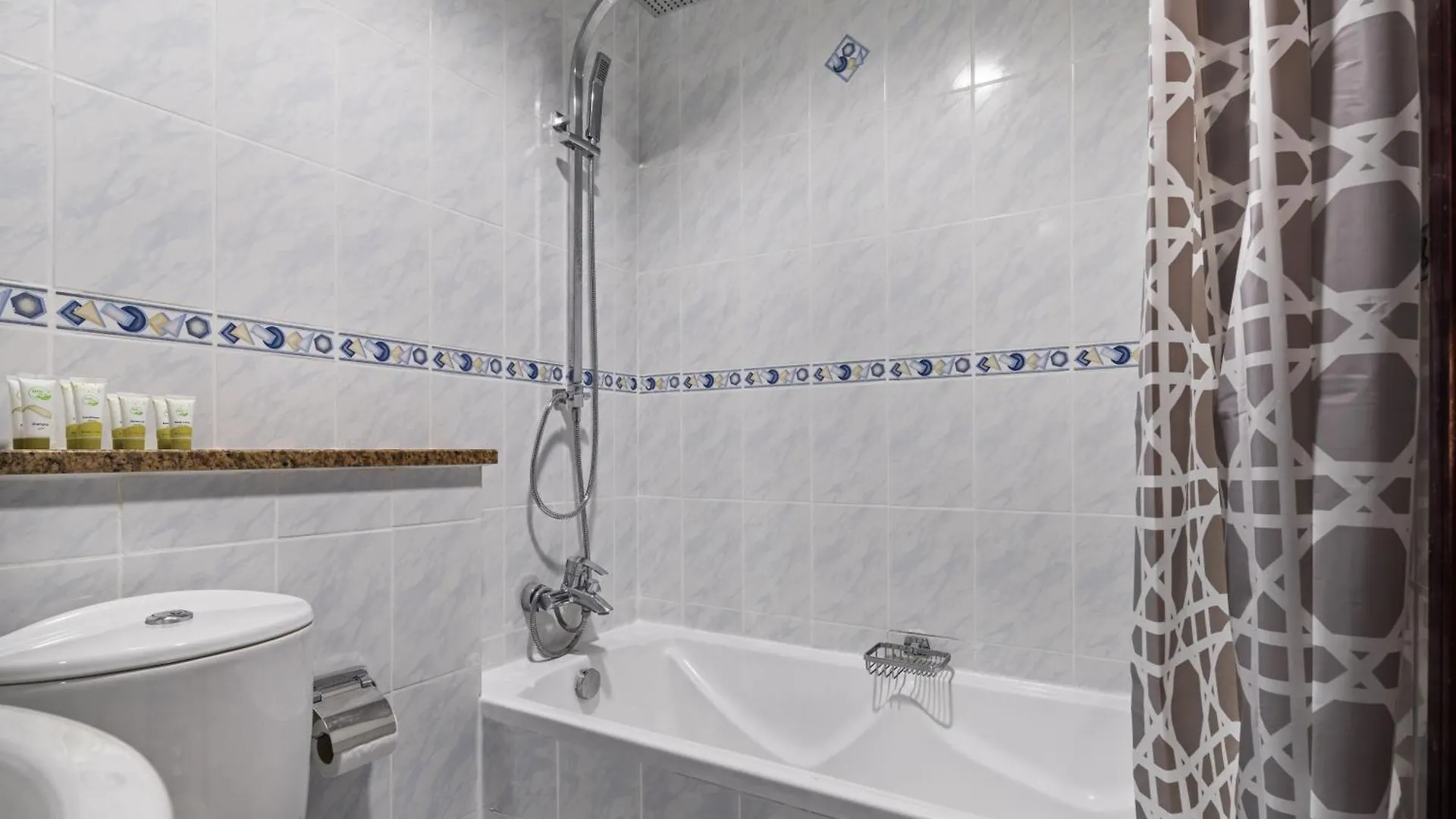 Furnished Studio Apartment In Lake View Jlt Dubai