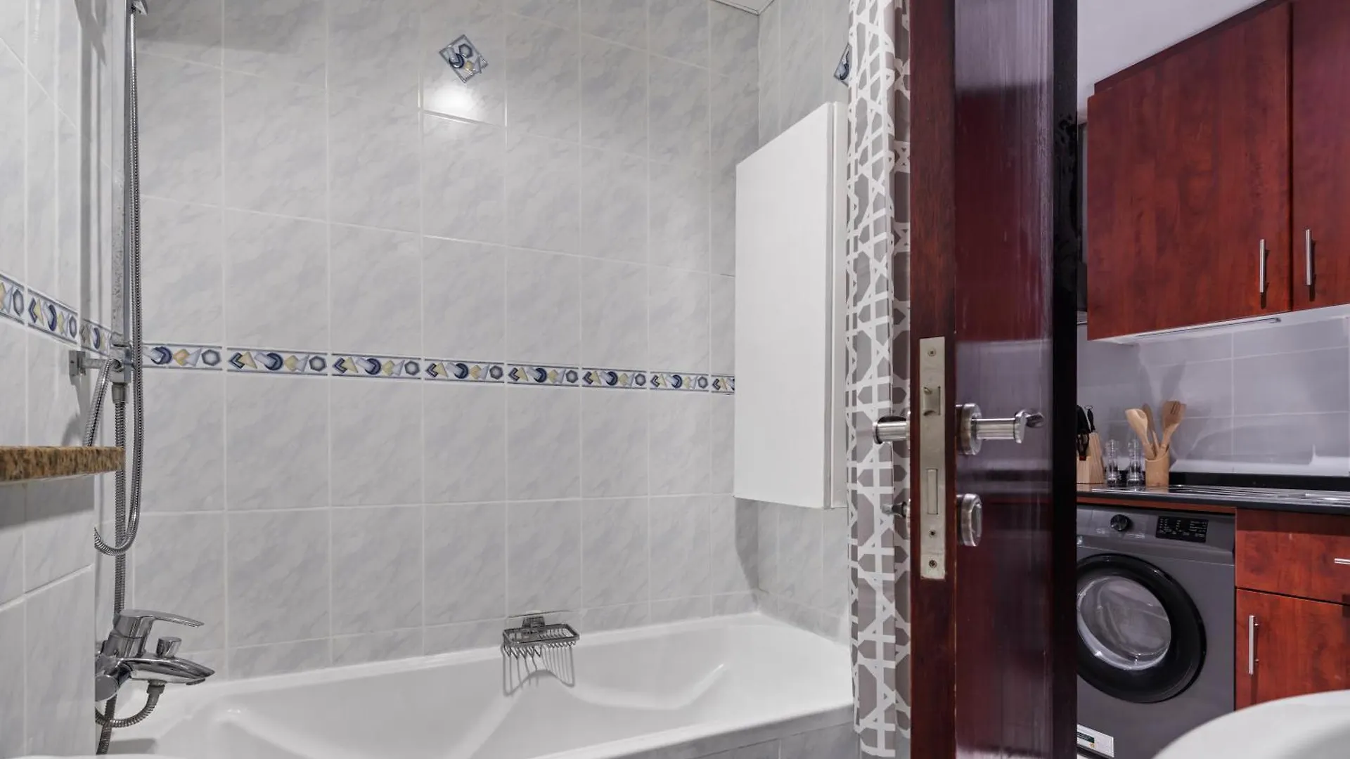 Furnished Studio Apartment In Lake View Jlt Dubai 0*,  United Arab Emirates