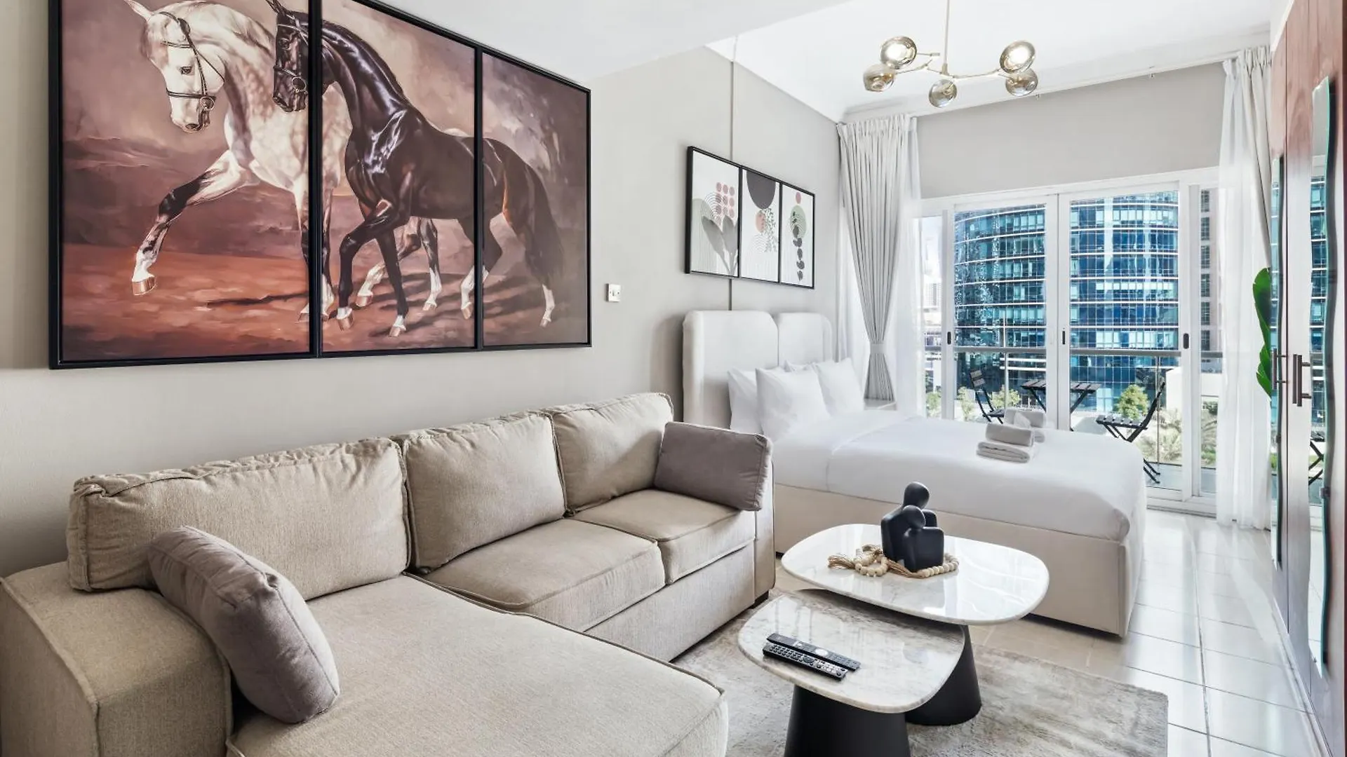 Furnished Studio Apartment In Lake View Jlt Dubaj