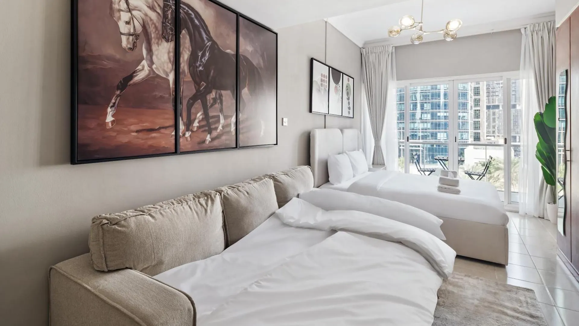 Furnished Studio Apartment In Lake View Jlt Dubaj